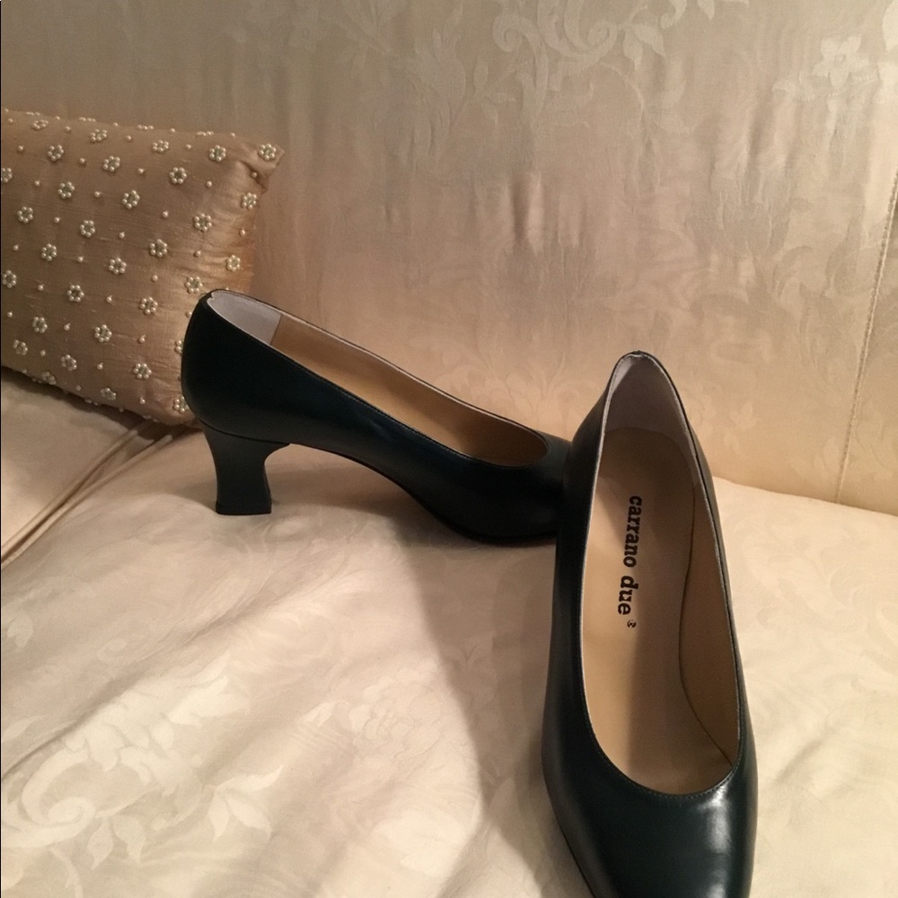 NWOT Carrao Due Pumps